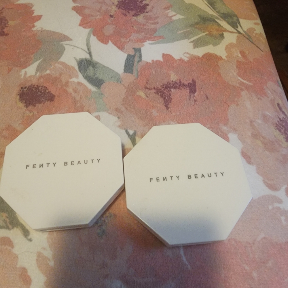 FENTY BEAUTY HIGHLIGHTER